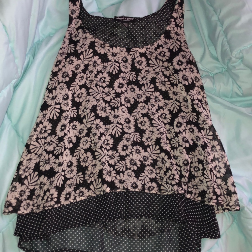 Daisy and polka dot tank top, layered